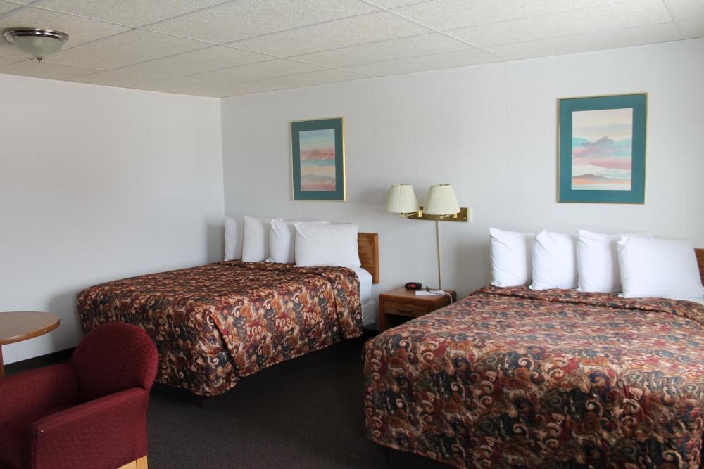 Queen Room with Two Queen Beds interior